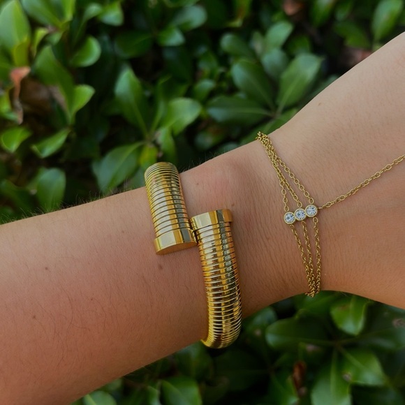 Water Resistant Adjustable Gold Bracelet - Picture 1 of 1